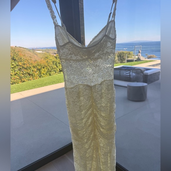 Lucy In The Sky Lace Twist Ruche Maxi Dress - Picture 3 of 4